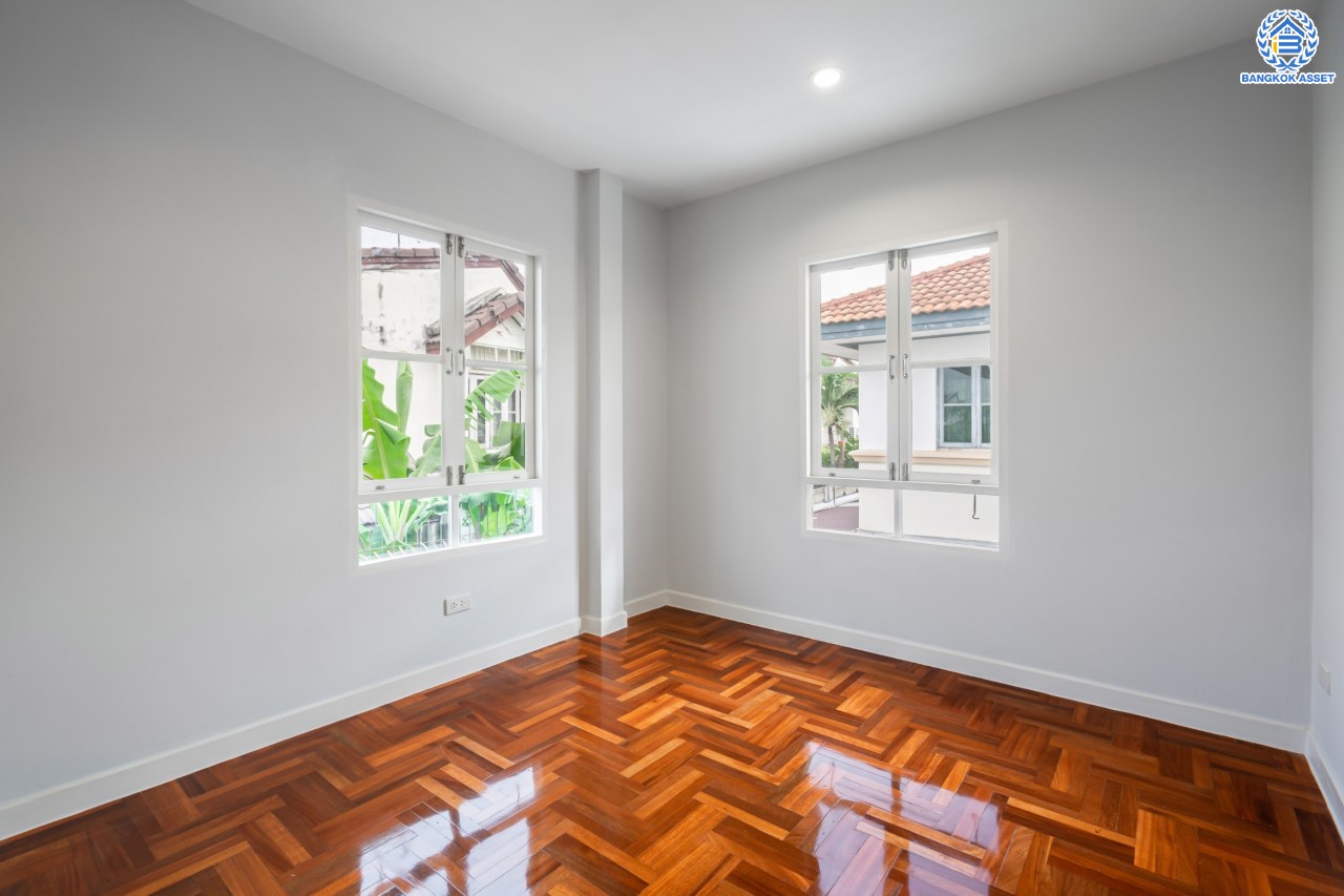 บ้านมือสองตกแต่งใหม่ แบรนด์ LH ม.ชัยพฤกษ์ บางบัวทอง หลังมุม เนื้อที่ 57.7 ตร.ว. ฟังก์ชัน 3 ห้องนอน 2 ห้องน้ำ จอดรถ 2 คัน พร้อม facilities ครบครัน บนทำเลเดินทางสะดวก ติดถนนบางกรวย-ไทรน้อย ใกล้เซ็นทรัลเวสต์เกต และรถไฟฟ้าสายสีม่วง "สถานีบางพลู"